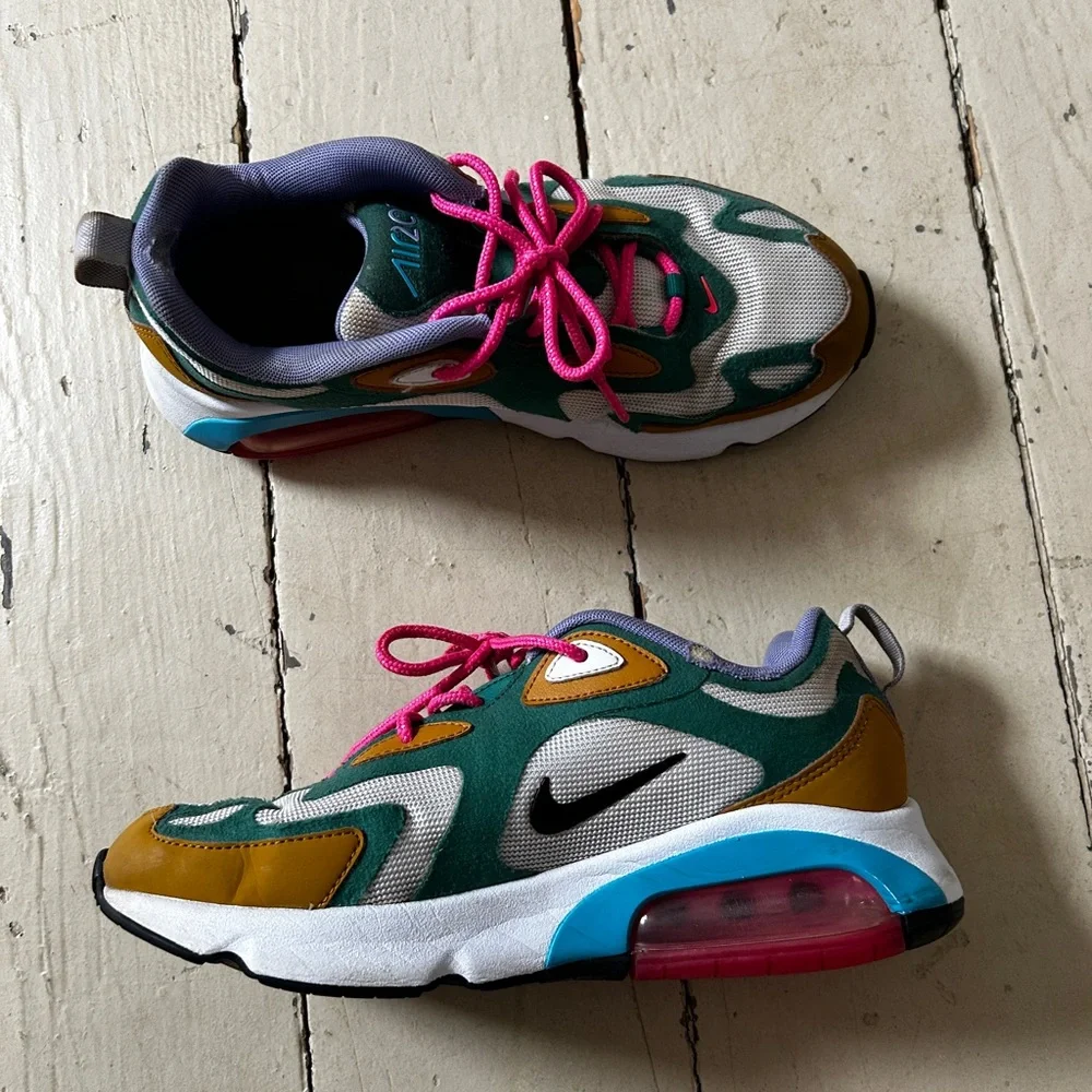 Nike Multicolor Sneakers with Pink Laces - Picture 2 of 8